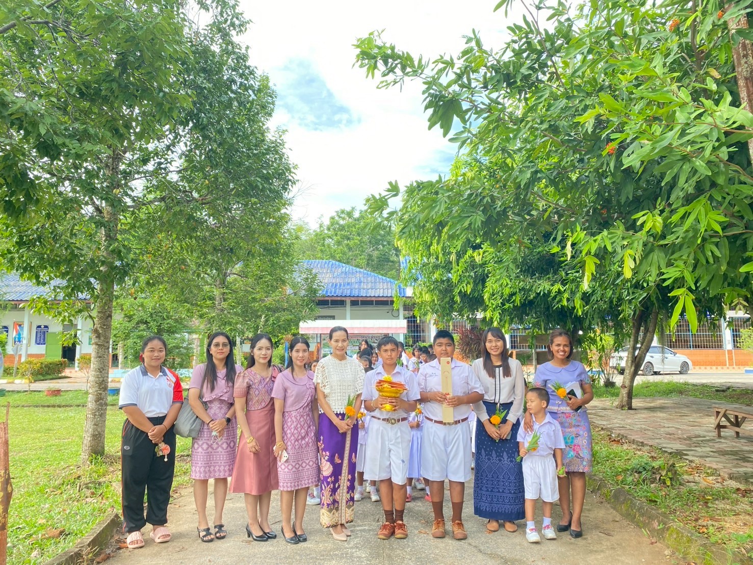 ภาพกิจกรรมถวายเทียนพรรษาและผ้าอาบน้ำฝน